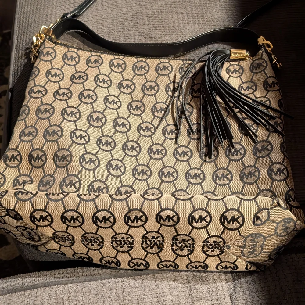 Michael Kors Monogram Black and Brown Shoulder Bag - Picture 1 of 3